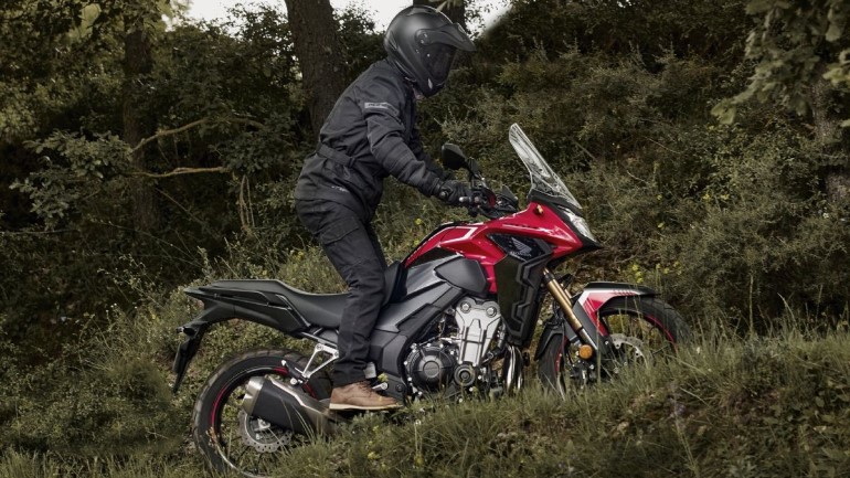 Άλμα με Honda CB500X! Θα το δοκιμάζατε; 